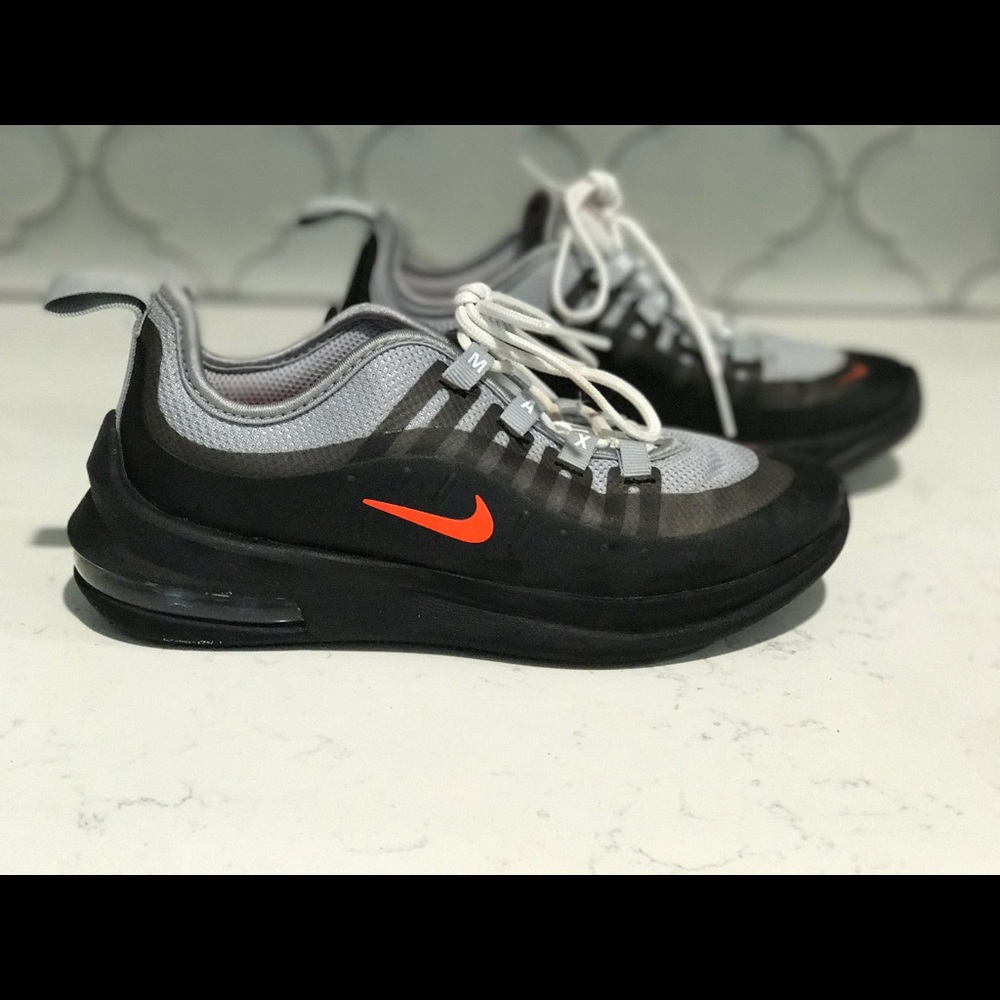 Nike Air Max boys shoe